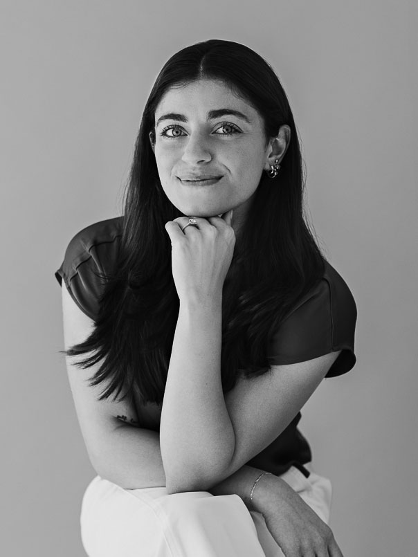 Josianne Younes, Comptable